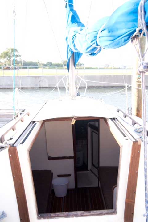 Columbia 7.6, 1978 sailboat