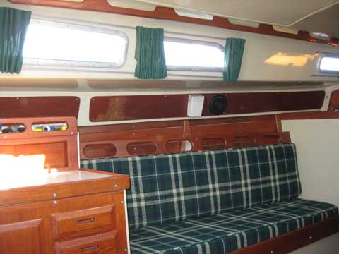 Ericson 27, 1977 sailboat
