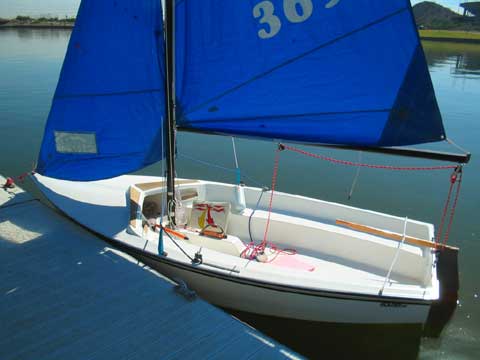 Hobie Holder 14, 1984 sailboat