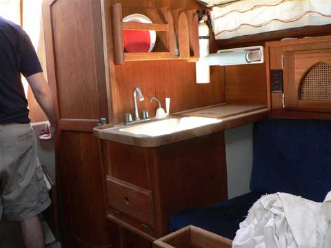Newport 27, 1988 sailboat