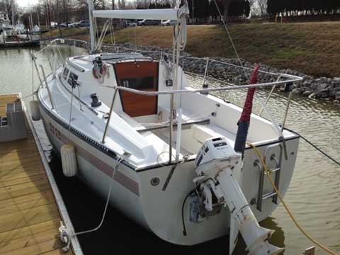 S2 27, 1985 sailboat