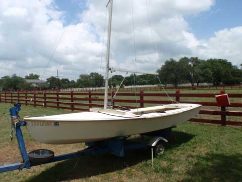 McLaughlin Snipe, 1982 sailboat