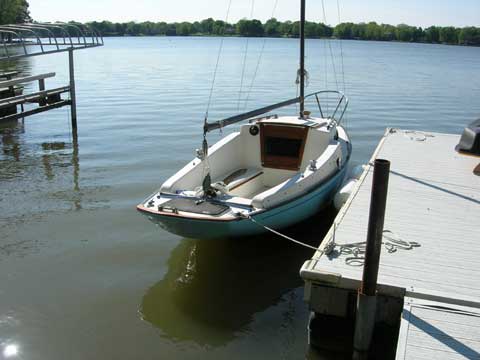 Victoria 18, 1981 sailboat