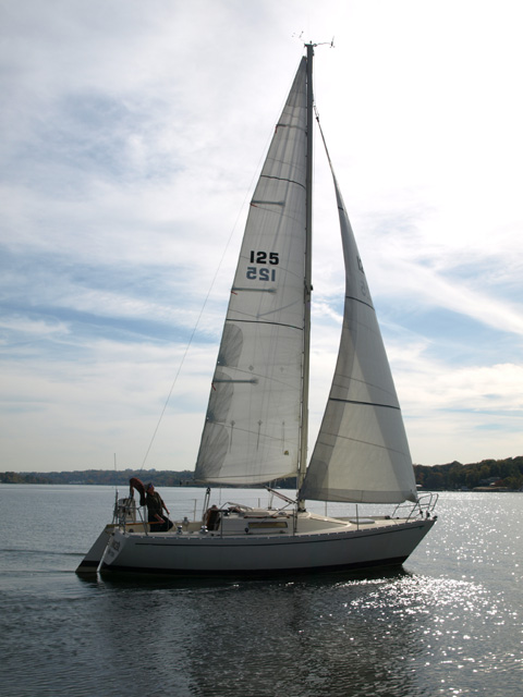 Albin Cumulus, 28 ft., 1980 sailboat