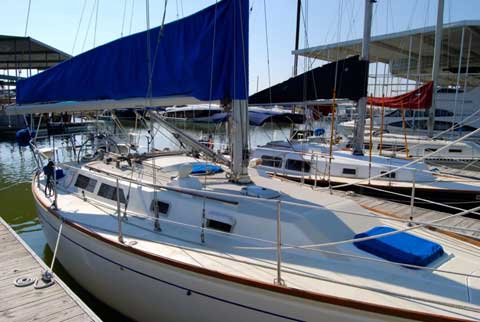 Cal 33, 1988 sailboat