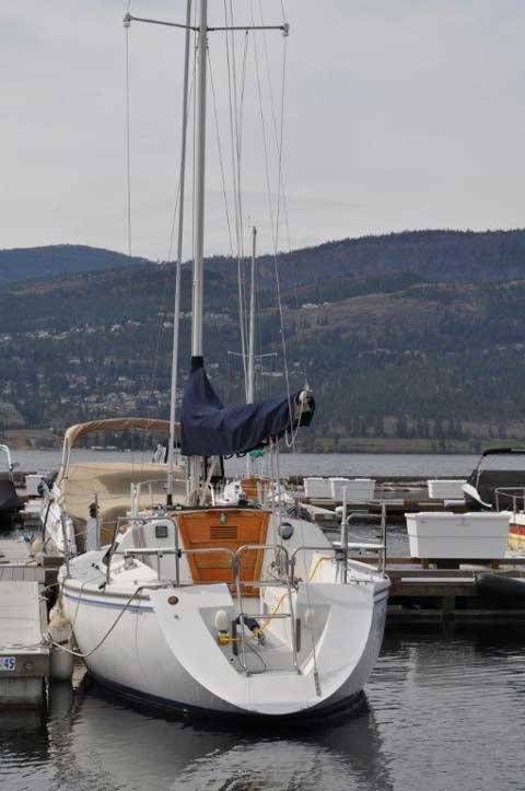 Catalina Capri 26, 1990 sailboat