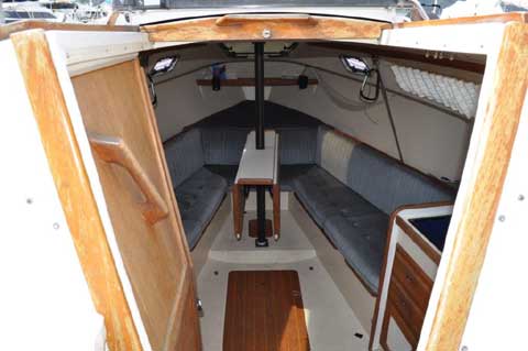 Catalina Capri 26, 1990 sailboat