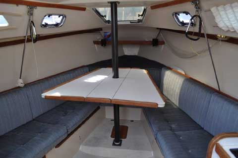 Catalina Capri 26, 1990 sailboat