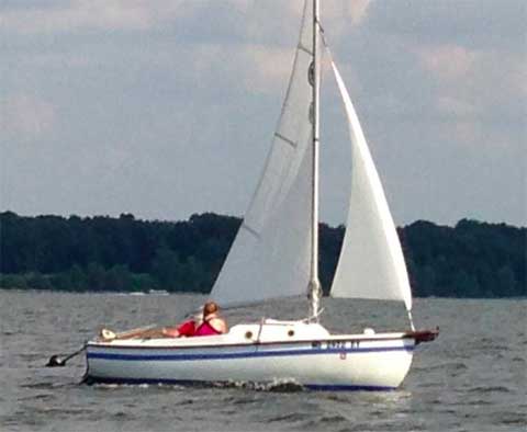 Compac 16, 1981 sailboat