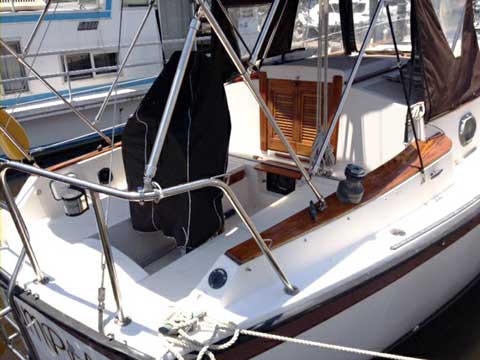 Hutchins Com-Pac 27, 1986 sailboat