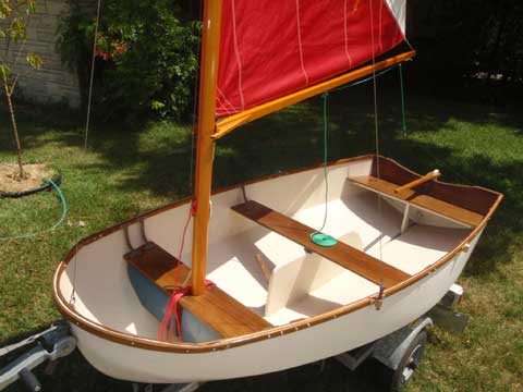 Dyer Dhow Centerboard Sailing Dinghy, 1976 sailboat