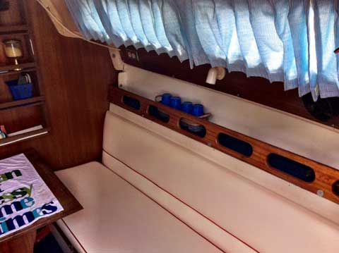 Ericson 27ft, 1971 sailboat