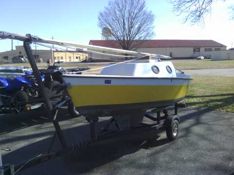Melen Marine Guppy, 13 ft., 1975 sailboat