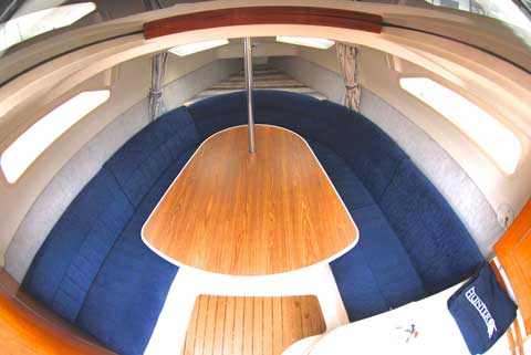 Hunter 260, 2004 sailboat