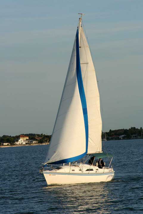 Hunter 31 LEGEND, 1983 sailboat
