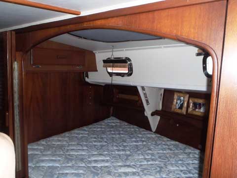 Islander Freeport 36B, 1980 sailboat