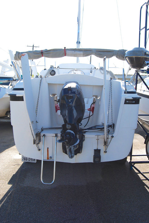 MacGregor 26X, 2001 sailboat
