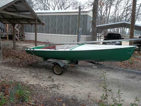 Chrysler Mutineer 15 sailboat