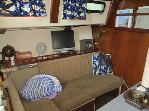 Bayliner Buccaneer 305, 1975 sailboat