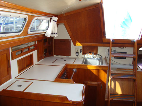Ericson MK III 32, 2005 sailboat