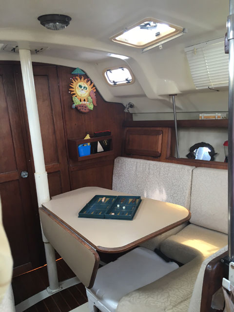 Hunter 30T Wing Keel, 1993 sailboat