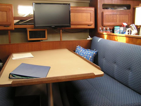 Hunter 33.5, 1990 sailboat