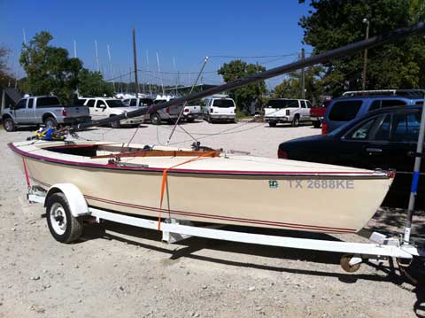 Lightning, 19 ft., 1982 sailboat