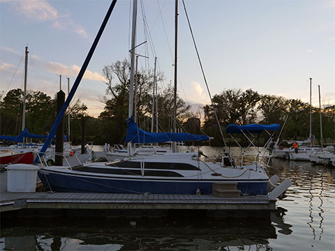 MacGregor 26M, 2005 sailboat