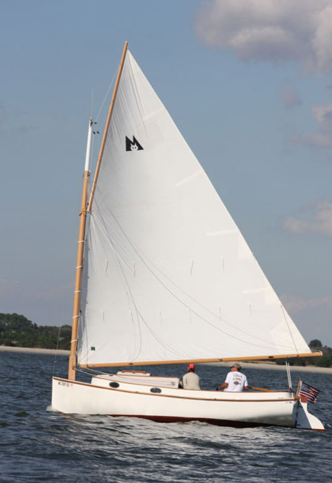 Menger 19 Cat, 2002 sailboat