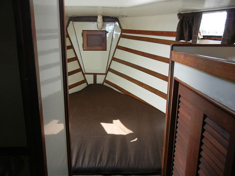 Morgan Out Island 28, 1975 sailboat
