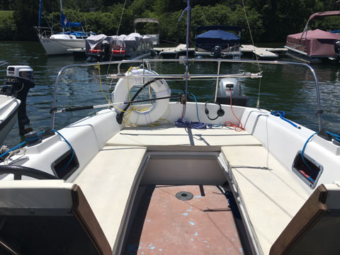 Rhodes 22, 1988 sailboat