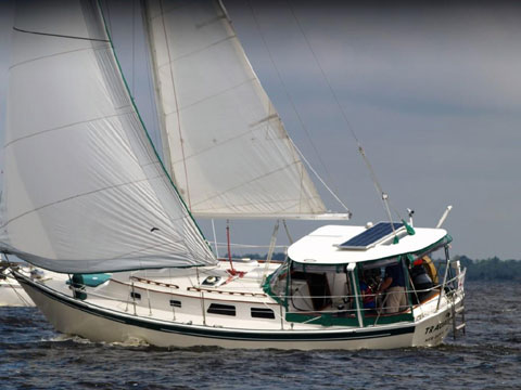 Aloha 32, 1983 sailboat
