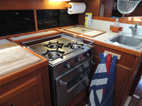 Aloha 32, 1983 sailboat