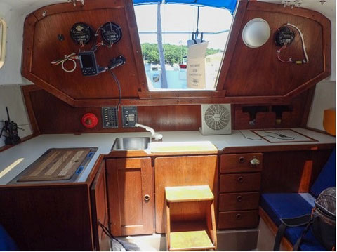 Cal 2-27, 1976 sailboat