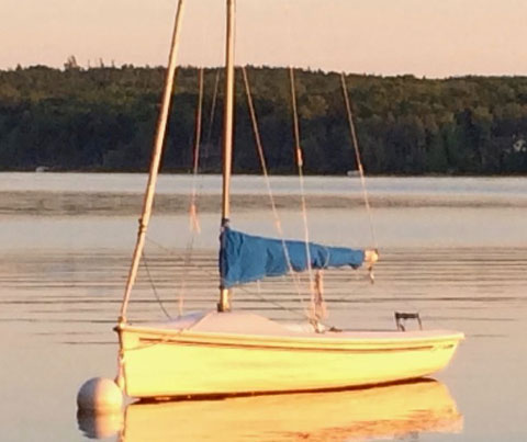 CATALINA CAPRI 16.5, 1998 sailboat