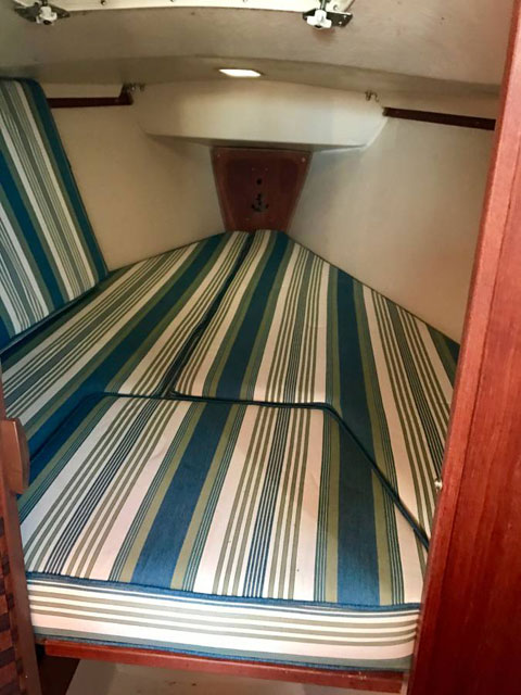 Catalina 25 Swing Keel, 1983 sailboat