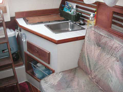 Classic Yachts 26', 1993 sailboat