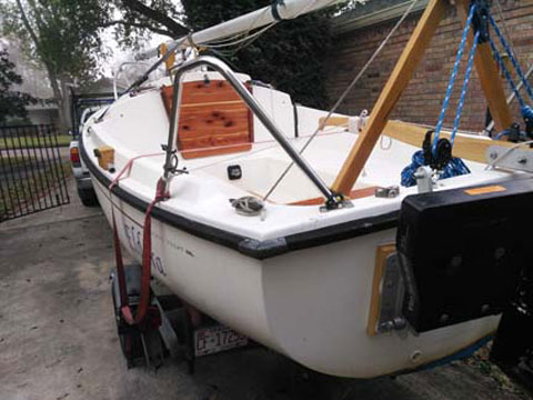 Hutchins Com-Pac 16, 1983 sailboat