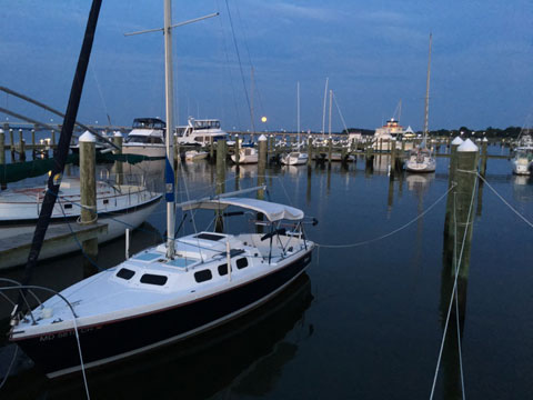 Rhodes 22, 1986 sailboat