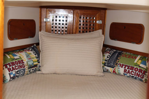 Southern Cross 31 Cutter, 1979 sailboat