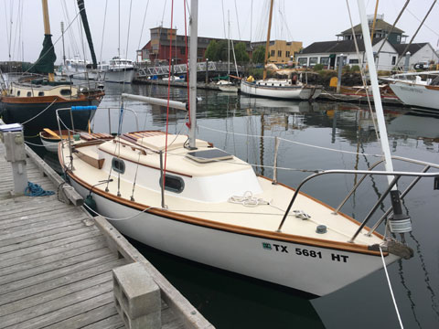 Cape Dory 22D, 1983 sailboat