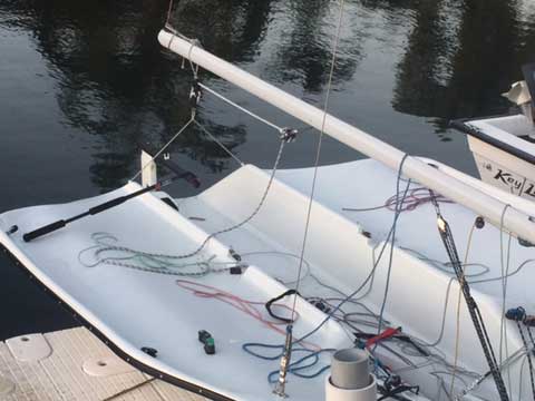 Henderson SR 17' sailboat