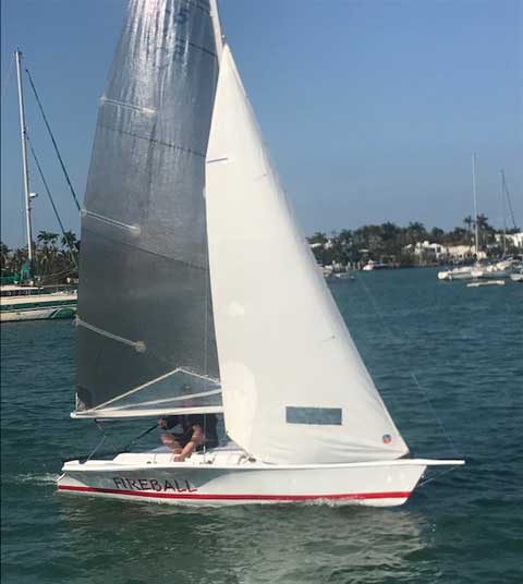 Henderson SR 17' sailboat