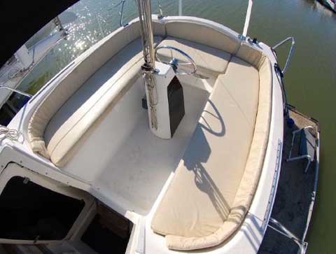 MacGregor 26X, 2000 sailboat