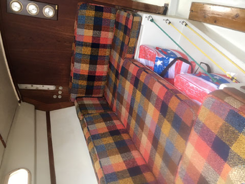 Newport 27', 1975 sailboat