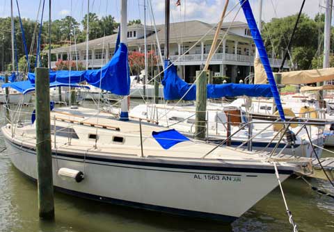 O'Day 28, 1984 sailboat