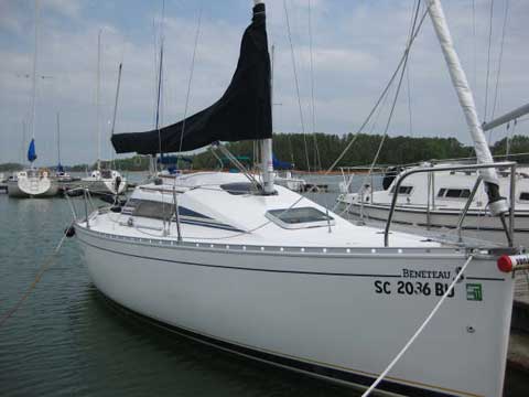 Beneteau 235 sailboat