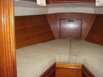 1981 Cape Dory 30, V berth