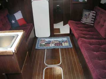 1981 Islander Bahama 30 sailboat