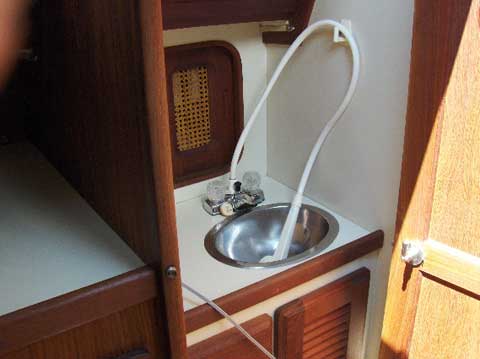 Islander Bahama 30